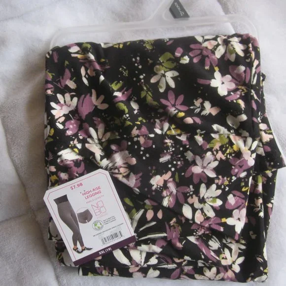 Juniors' V-Front Crossover Soft Leggings NWT Painted Floral Brand: No Boundaries - Picture 7 of 7